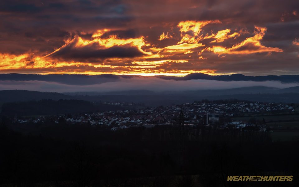 Morgenrot über der schwäbischen Alb