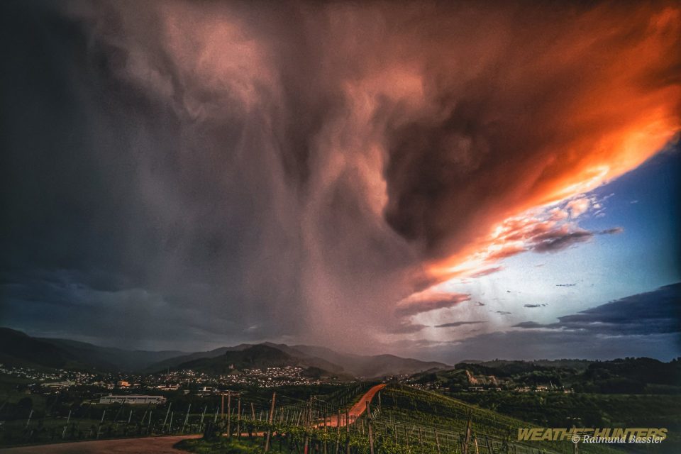 Downburst über dem Achertal