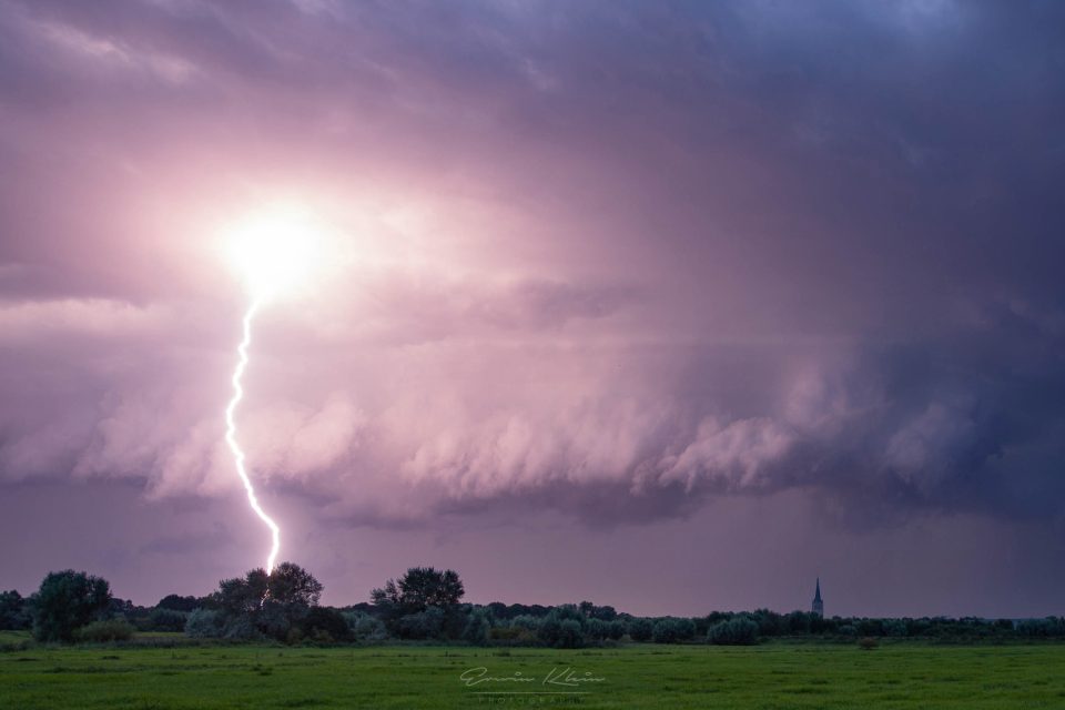 Cloud to ground