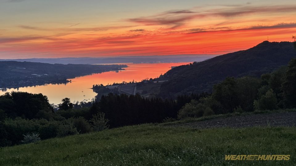 Morgenrot auf der Hochwacht Mammern am 2. Mai 2026 über dem Untersee /CH