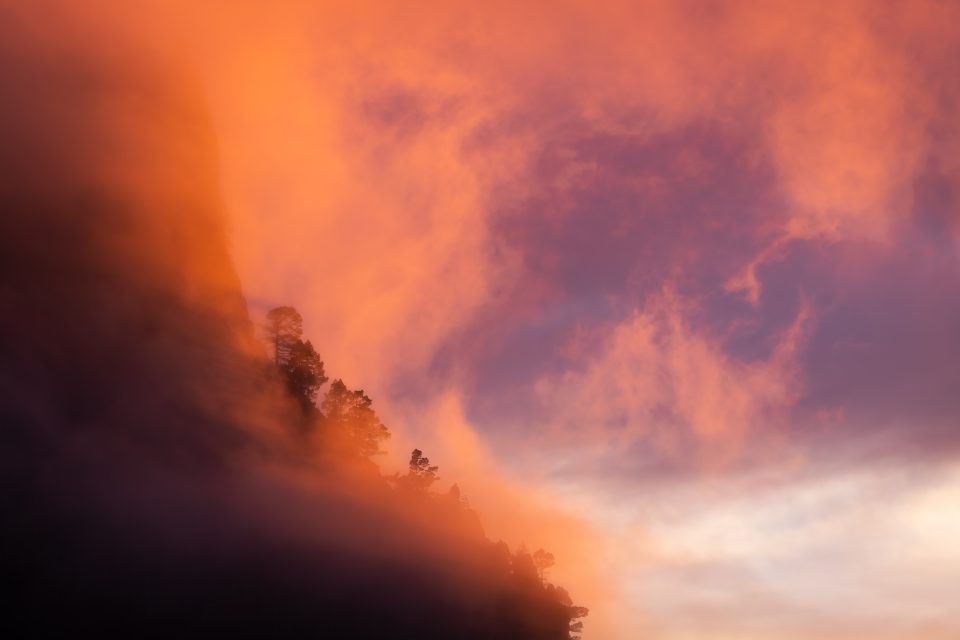 Sonnenuntergang am Erosionskrater von La Palma
