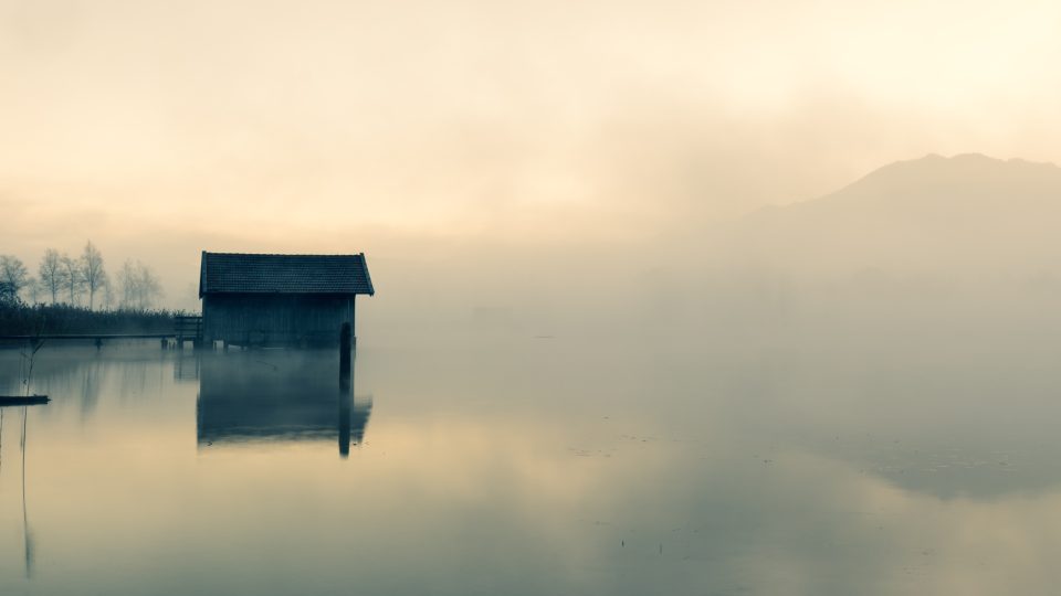 Kochelsee im Nebel