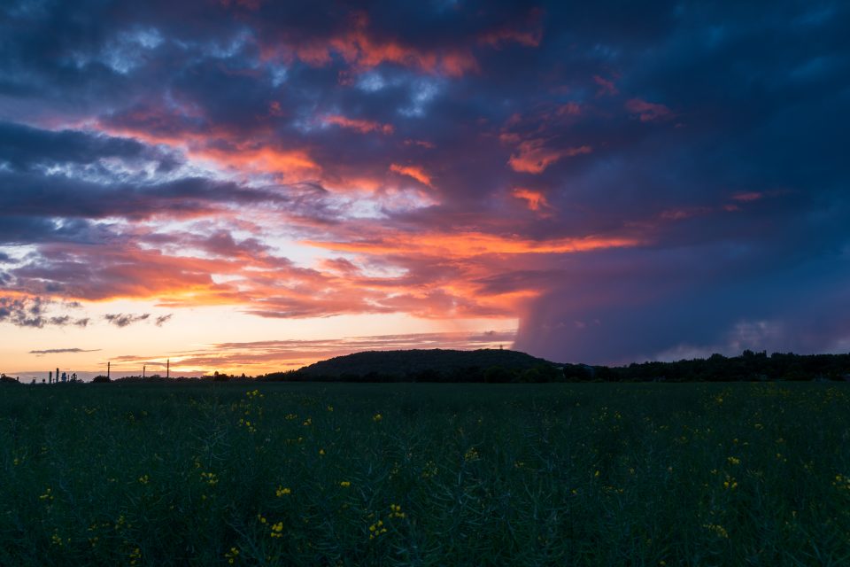 Sonnenuntergang über Halde Rheinpreußen