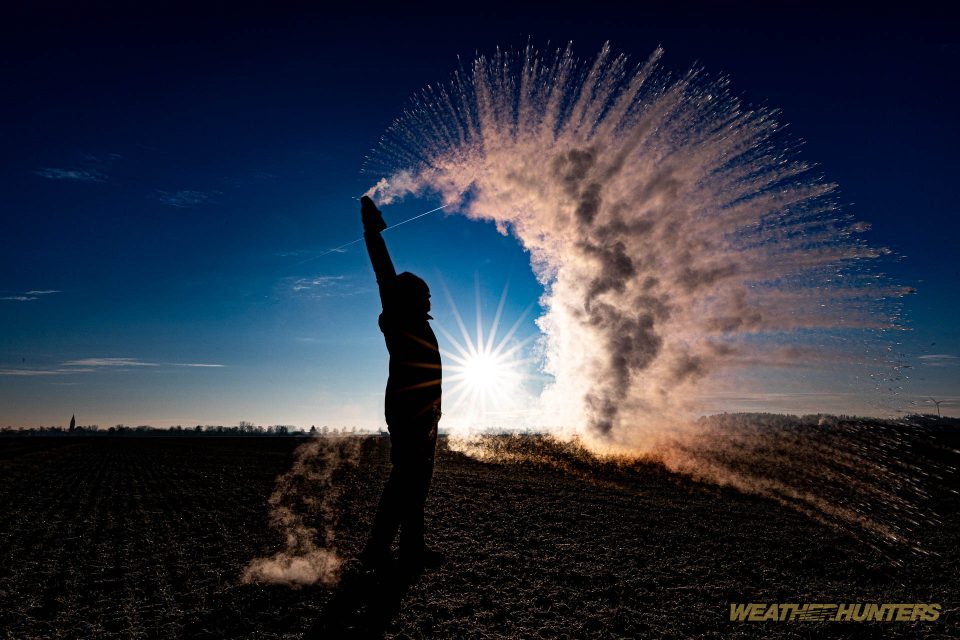 Mpemba Effekt bei klirrender Kälte