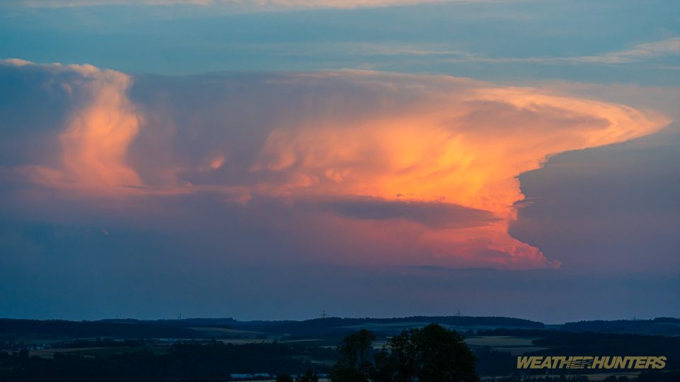 Ambossförmige Gewitterwolke