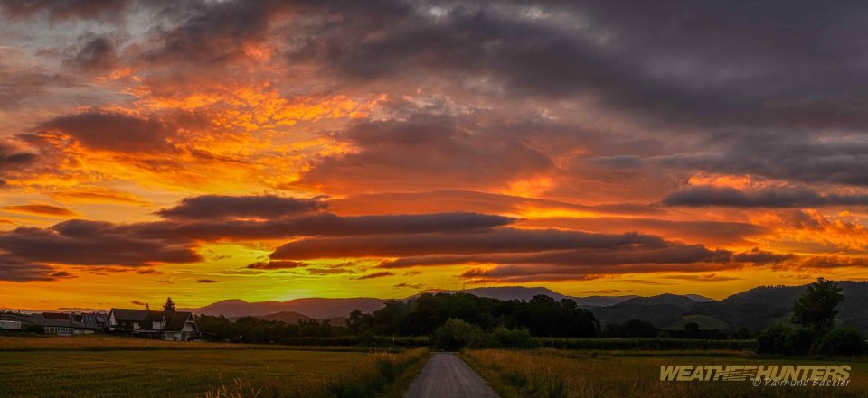 Morgenrot über dem Nordschwarzwald