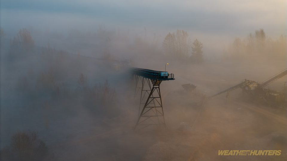 Förderband im Nebel