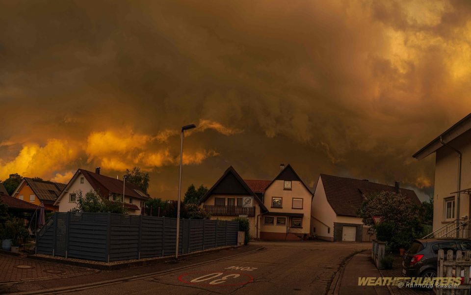 Gewitter bei Sonnenuntergang