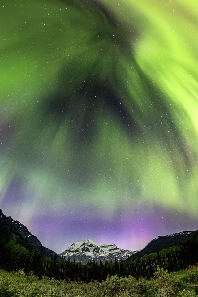 Mount Robson Aurora