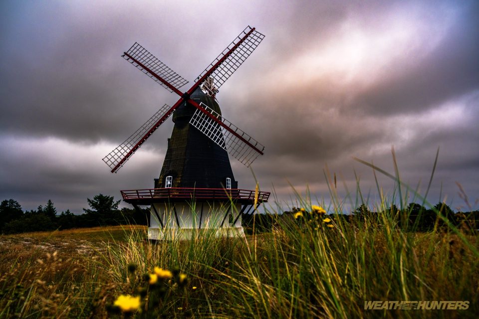 Wolken an der Windmühle