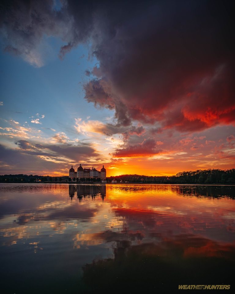 Abendrot über dem Märchenschloss