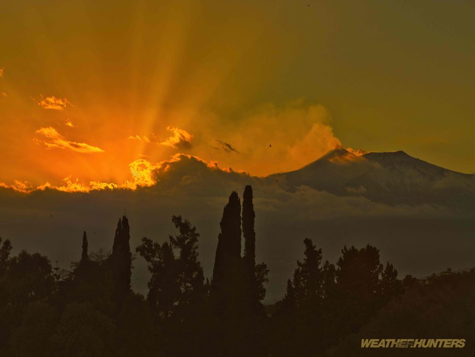 Letzte Sonnenstraählen Ätna