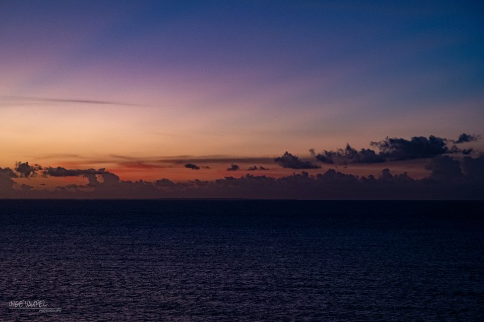 Sonnenaufgang mit Dämmerungsstrahlen