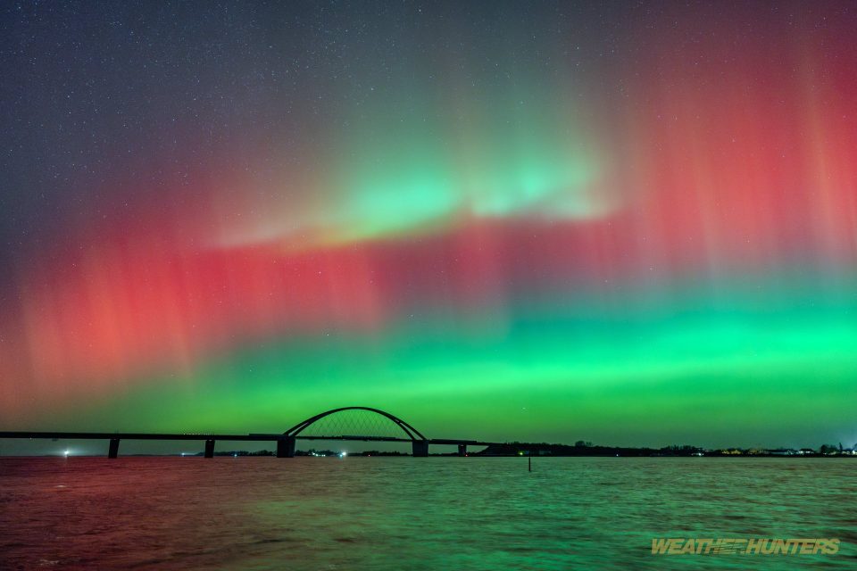 Polarlicht über der Fehmarnsundbrücke