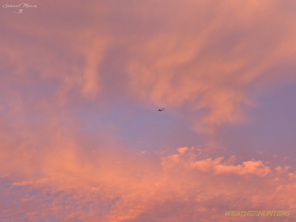 Abendrot mit Flieger