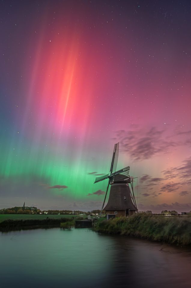 Låmp above the Dutch windmill