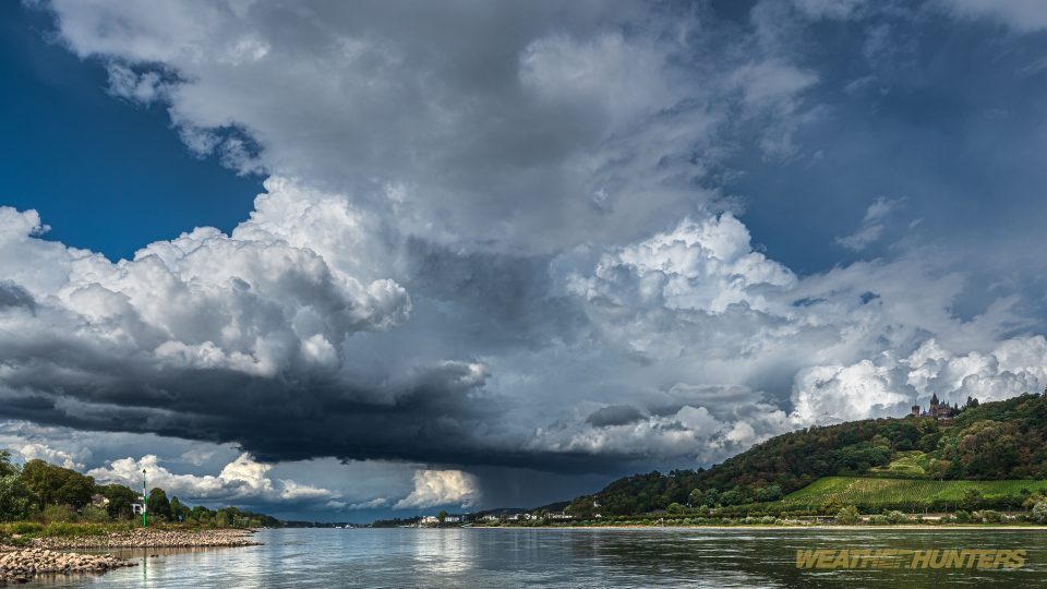 Gewitter über Bonn und dem Siebengebirge